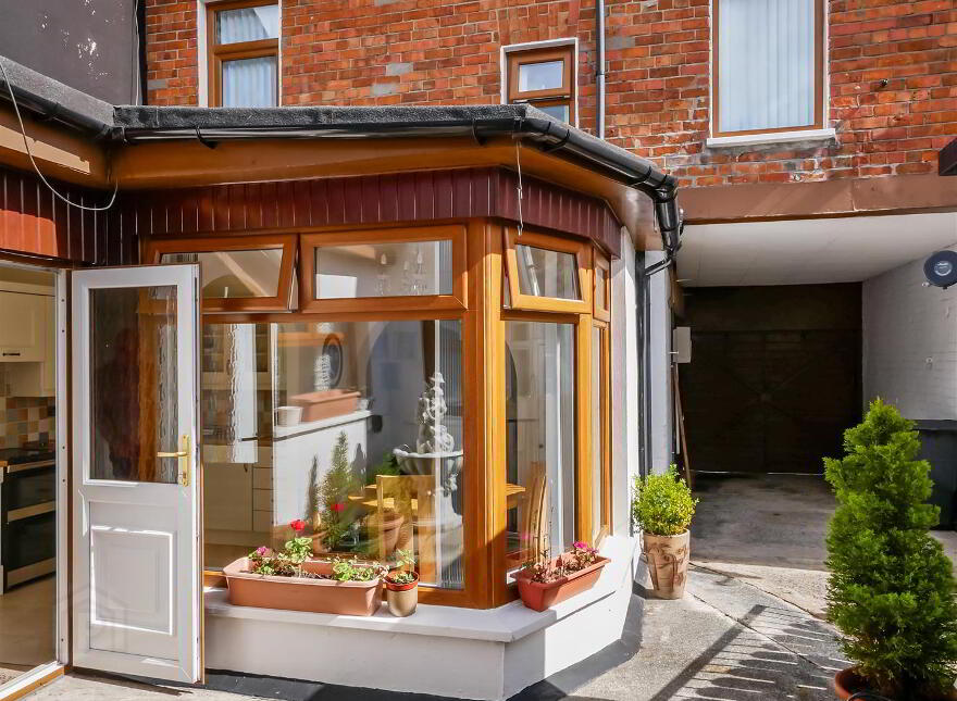 33 Raby Street, Ormeau Road, Belfast, BT7 2GY
