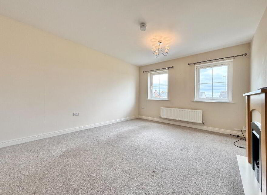 5 Lady Wallace Green, Lisburn, BT28 3NX