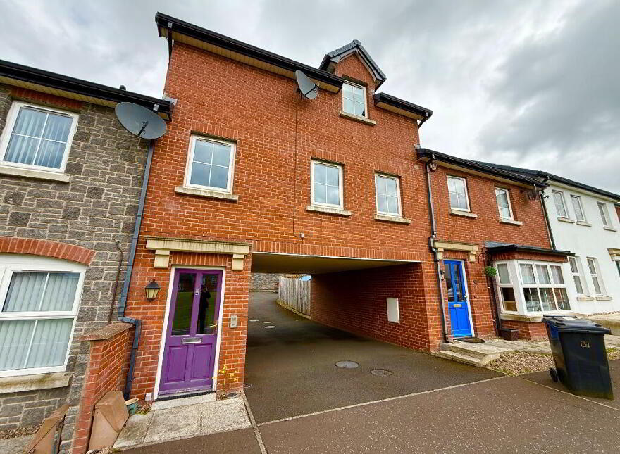 5 Lady Wallace Green, Lisburn, BT28 3NX