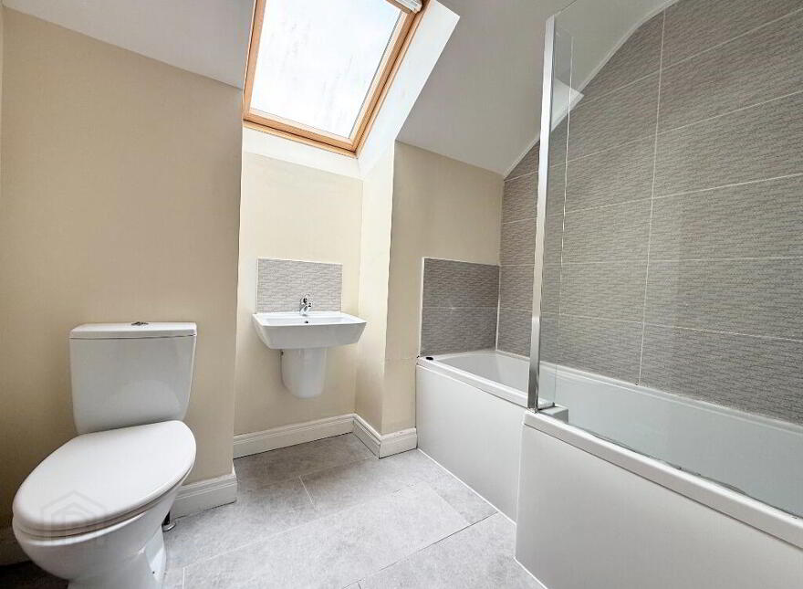 5 Lady Wallace Green, Lisburn, BT28 3NX