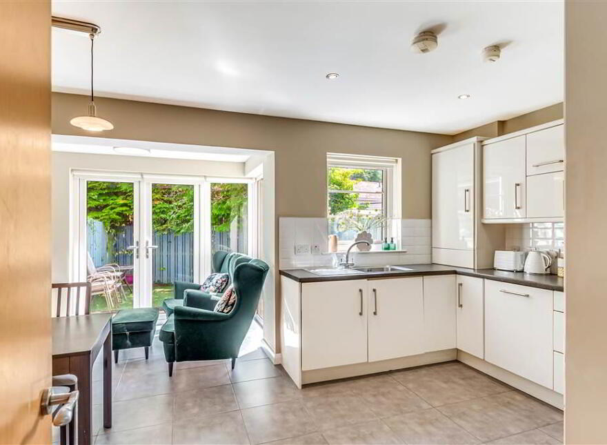 4 Eaton Court, Derriaghy, Dunmurry, Belfast, BT17 9FT