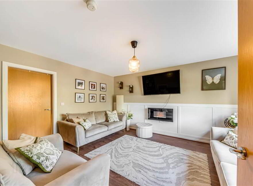 4 Eaton Court, Derriaghy, Dunmurry, Belfast, BT17 9FT