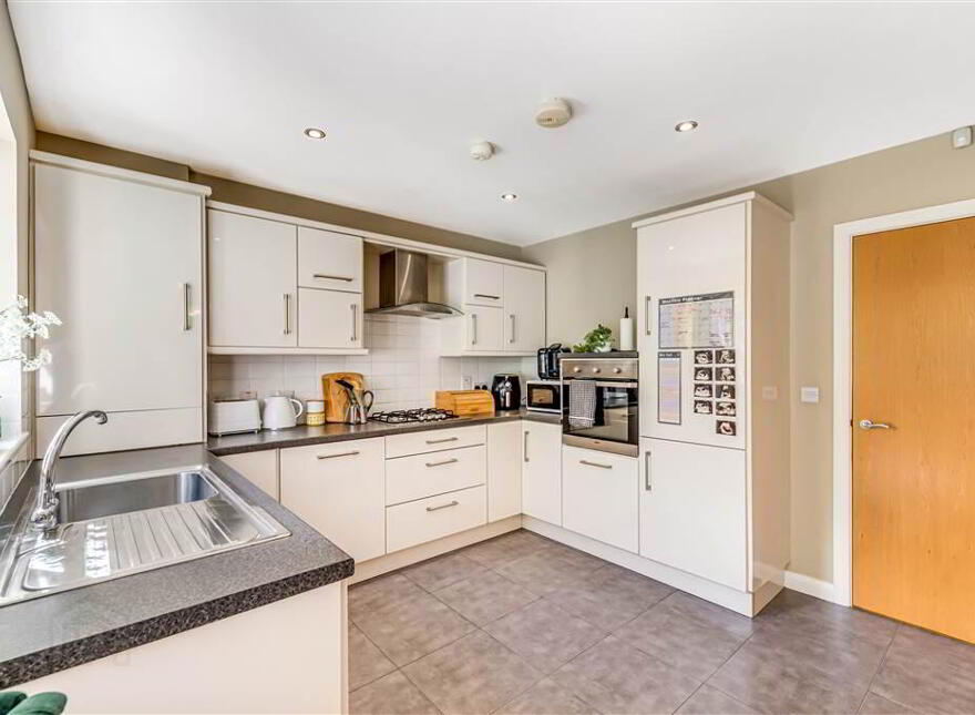 4 Eaton Court, Derriaghy, Dunmurry, Belfast, BT17 9FT