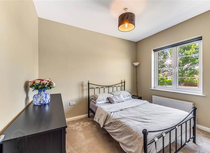 4 Eaton Court, Derriaghy, Dunmurry, Belfast, BT17 9FT