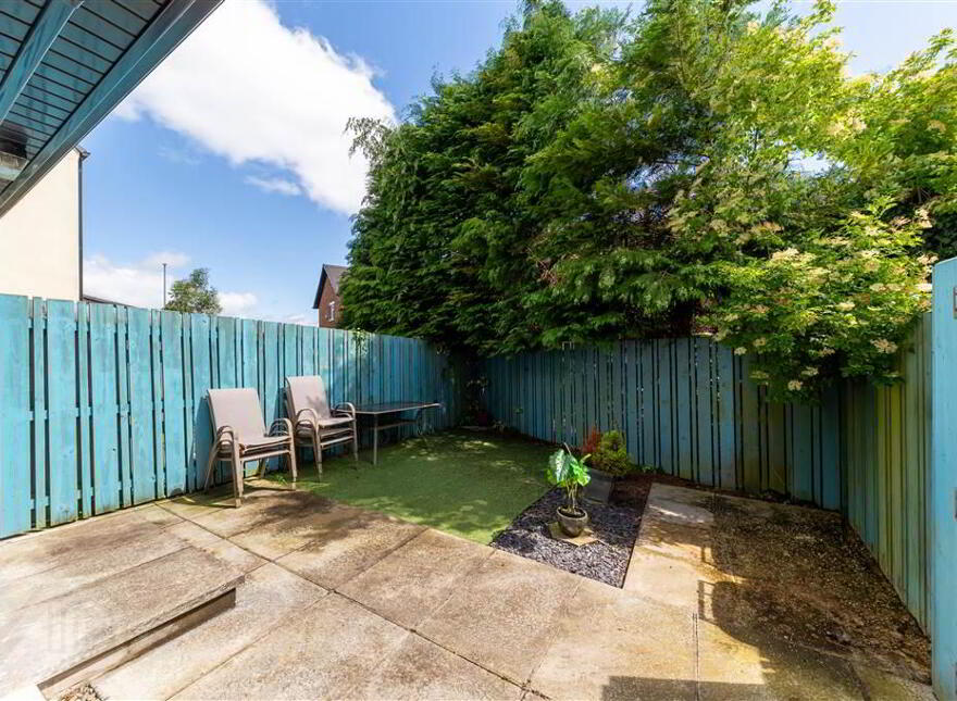 4 Eaton Court, Derriaghy, Dunmurry, Belfast, BT17 9FT