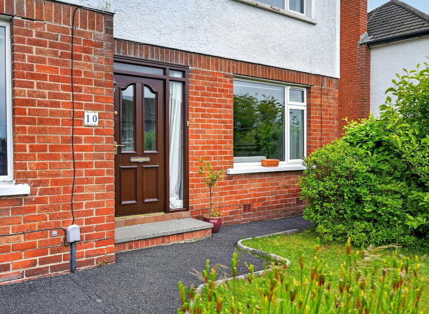 10 Hillside Drive, Stranmillis, Belfast, BT9 5EJ
