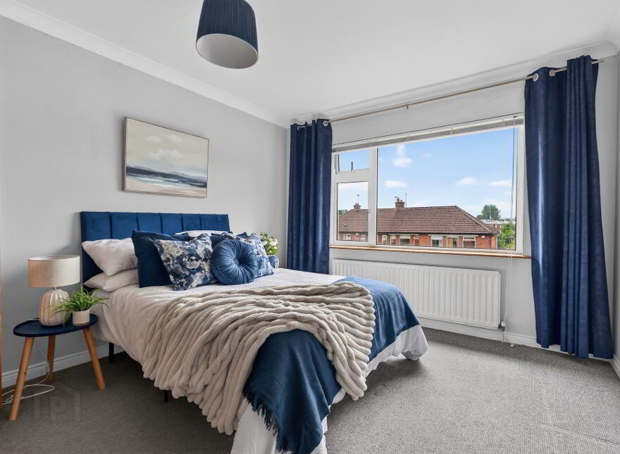 10 Hillside Drive, Stranmillis, Belfast, BT9 5EJ