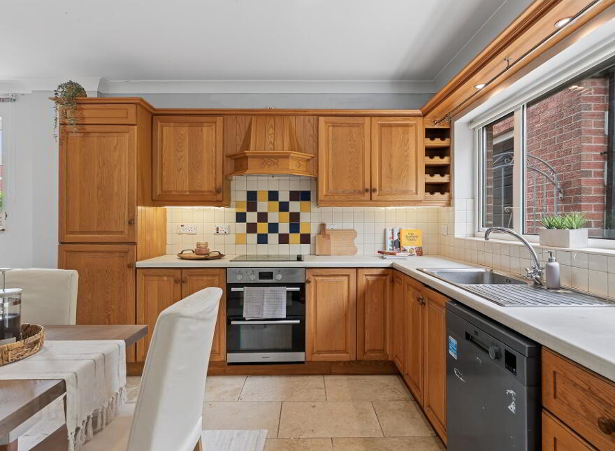 10 Hillside Drive, Stranmillis, Belfast, BT9 5EJ