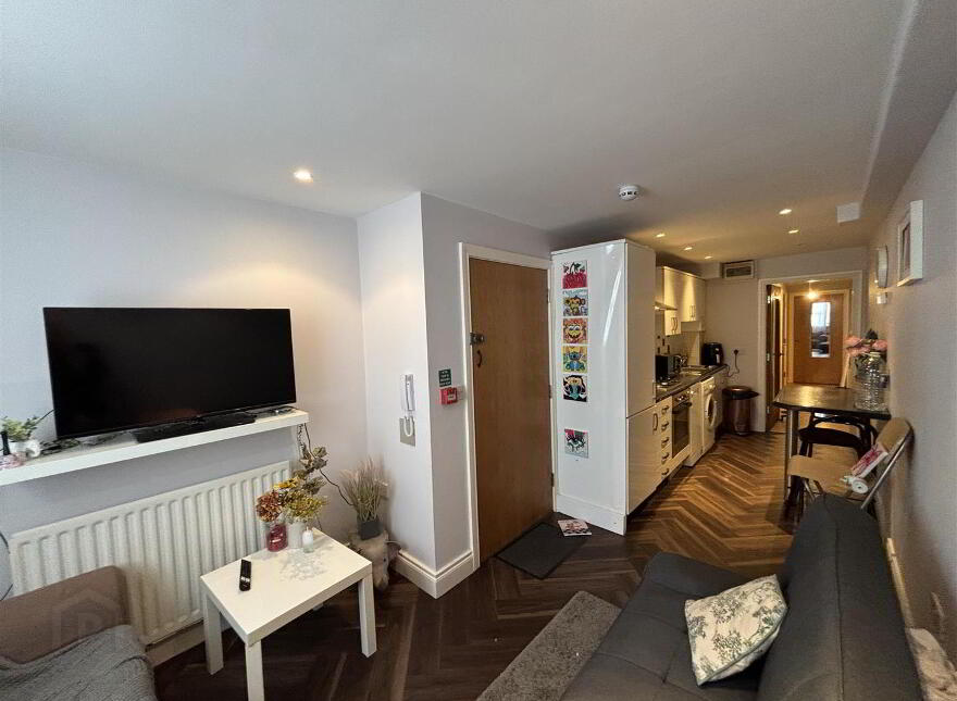Apt 2 Nova Studios, 167 University Street, Ormeau Road, Belfast, BT7 1HR