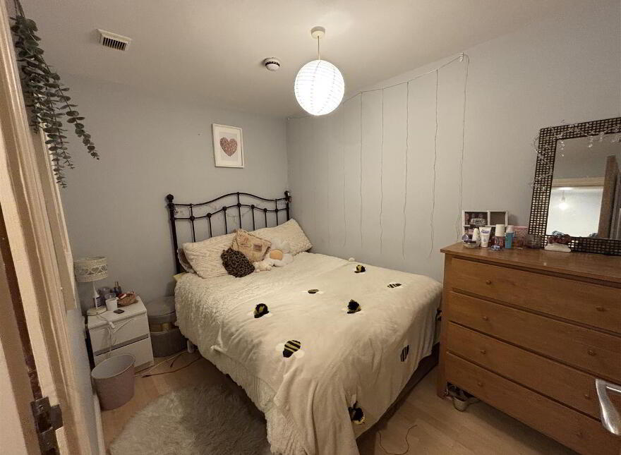 Apt 2 Nova Studios, 167 University Street, Ormeau Road, Belfast, BT7 1HR