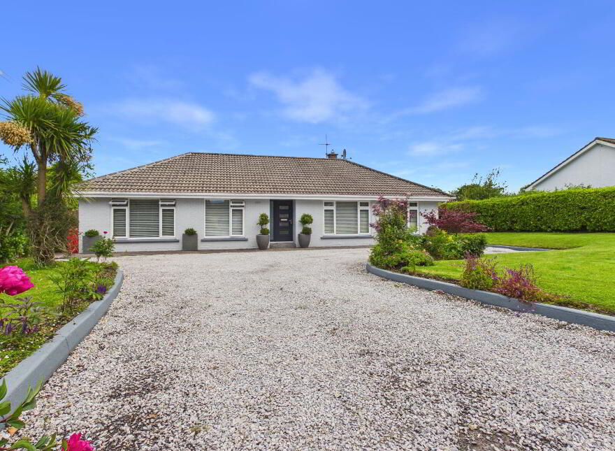 Ardnahinch, Garryvoe, Garryvoe, P25K802