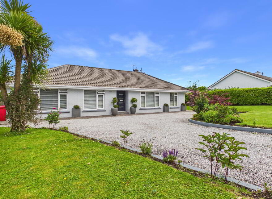 Ardnahinch, Garryvoe, Garryvoe, P25K802