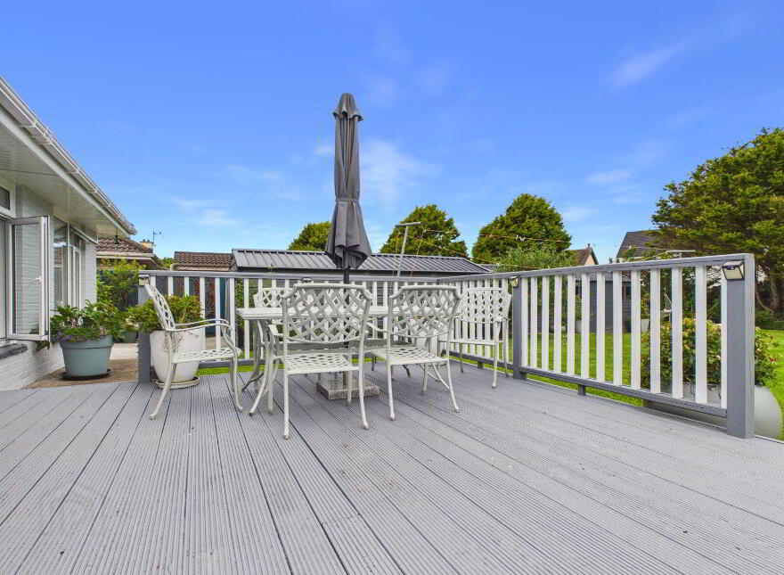 Ardnahinch, Garryvoe, Garryvoe, P25K802