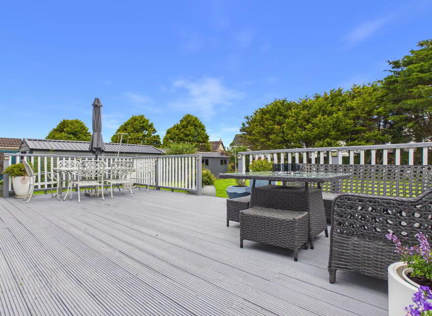 Ardnahinch, Garryvoe, Garryvoe, P25K802