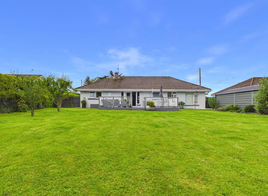 Ardnahinch, Garryvoe, Garryvoe, P25K802