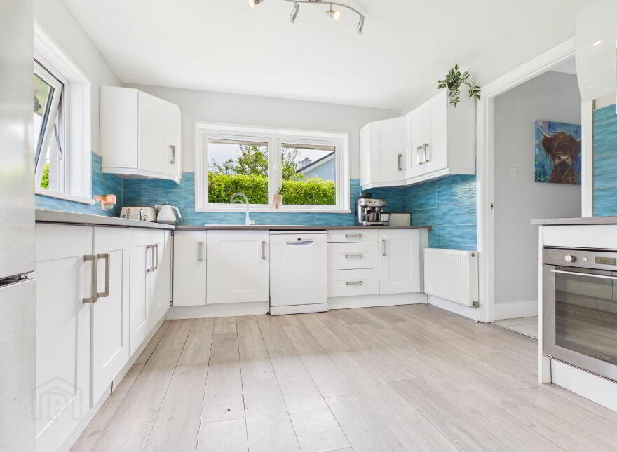 Ardnahinch, Garryvoe, Garryvoe, P25K802