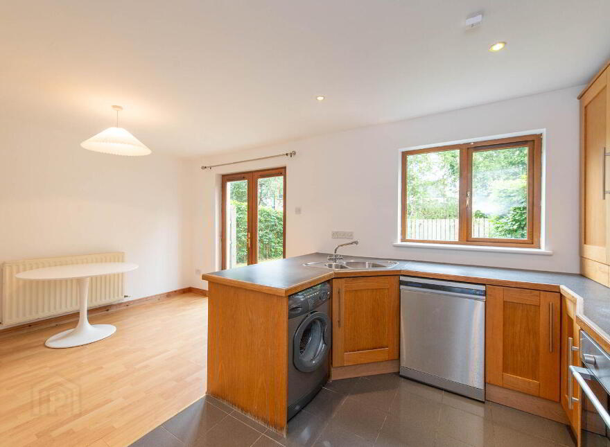 61 Bates Park, Greenisland, Carrickfergus, BT38 8LG