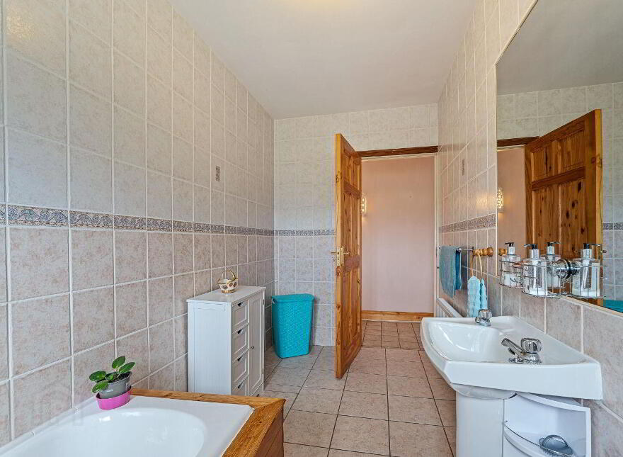 Shanagraigue, Carrigaline, P43WR40