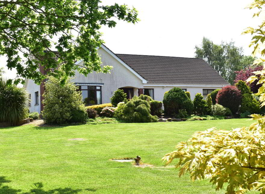 10 Chapel Road, Upper Ballinderry, BT28 2JF