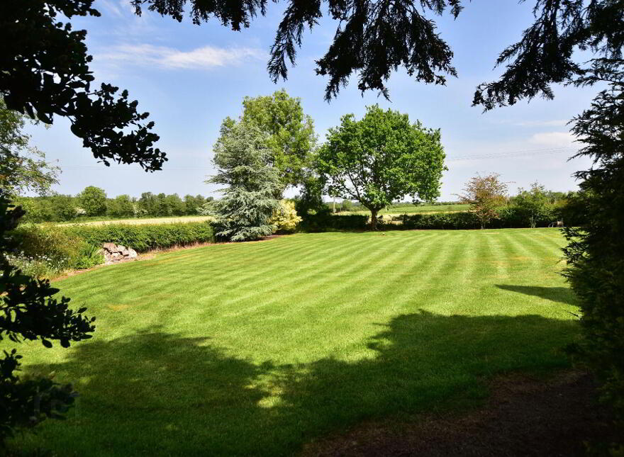 10 Chapel Road, Upper Ballinderry, BT28 2JF