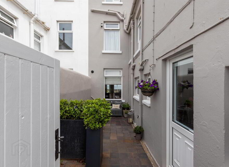 121 Millisle Road, Donaghadee, BT21 0LA