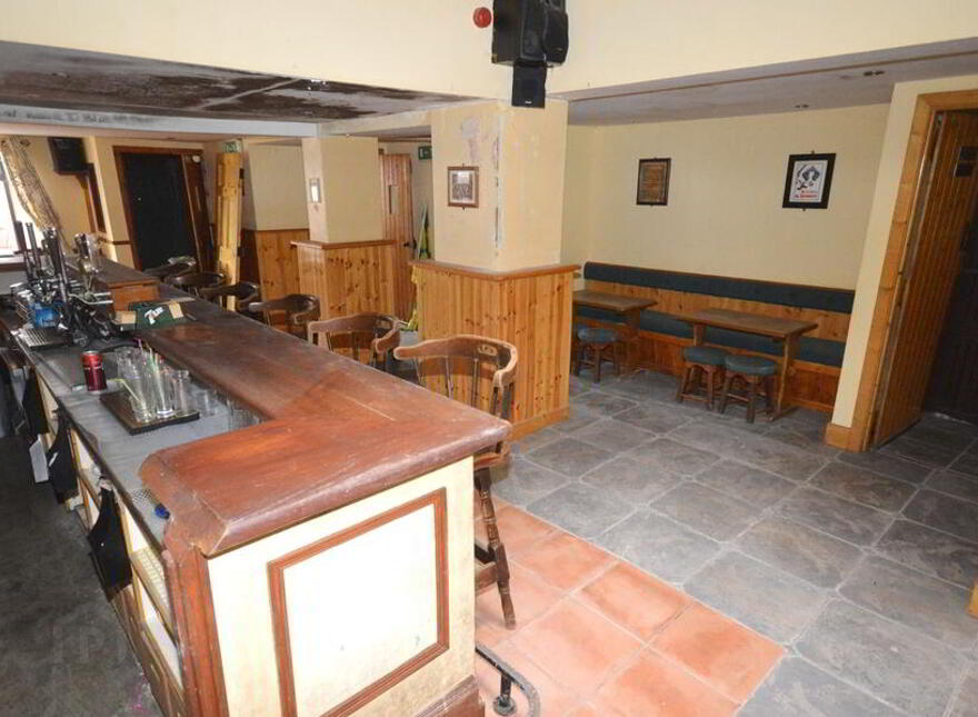 Big Francie's Bar, Main Street, Ardara, F94F380