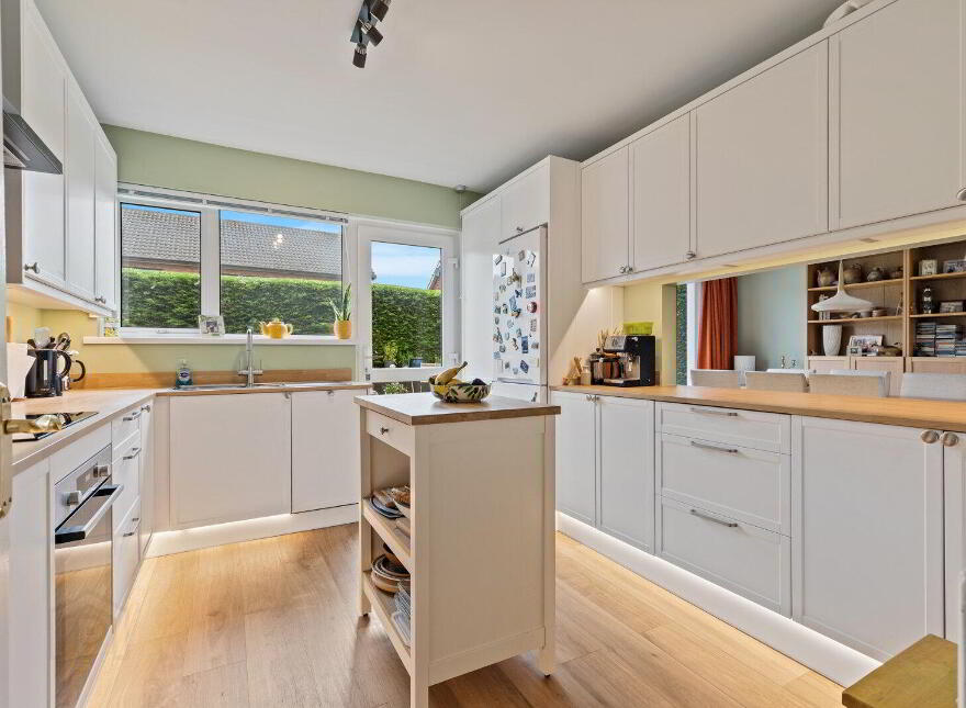 8 Brooklands Gardens, Whitehead, Carrickfergus, BT38 9RS