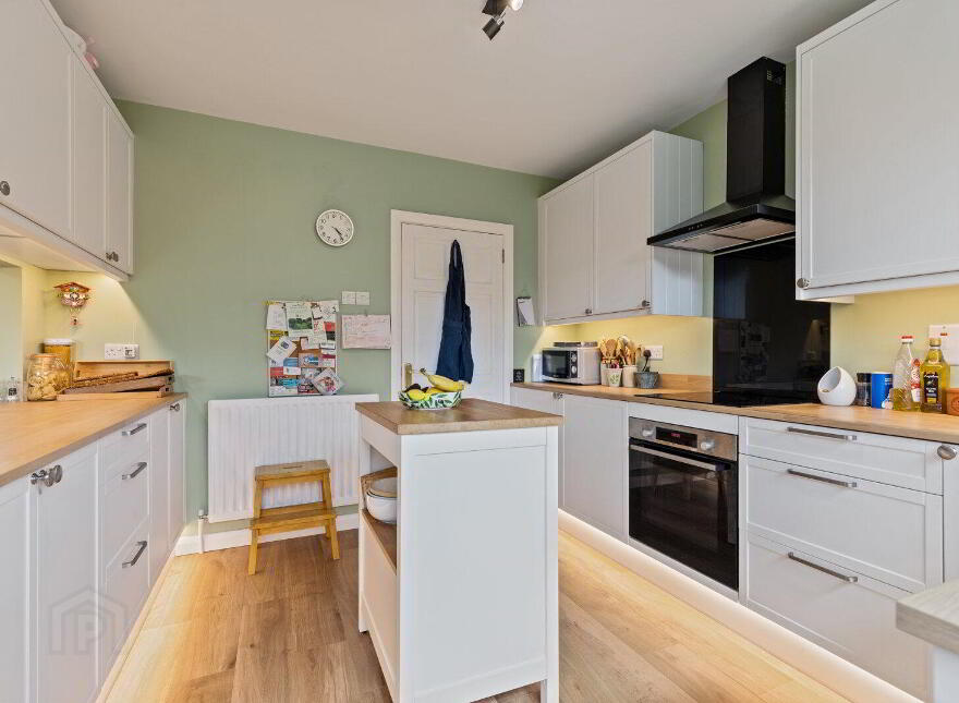 8 Brooklands Gardens, Whitehead, Carrickfergus, BT38 9RS