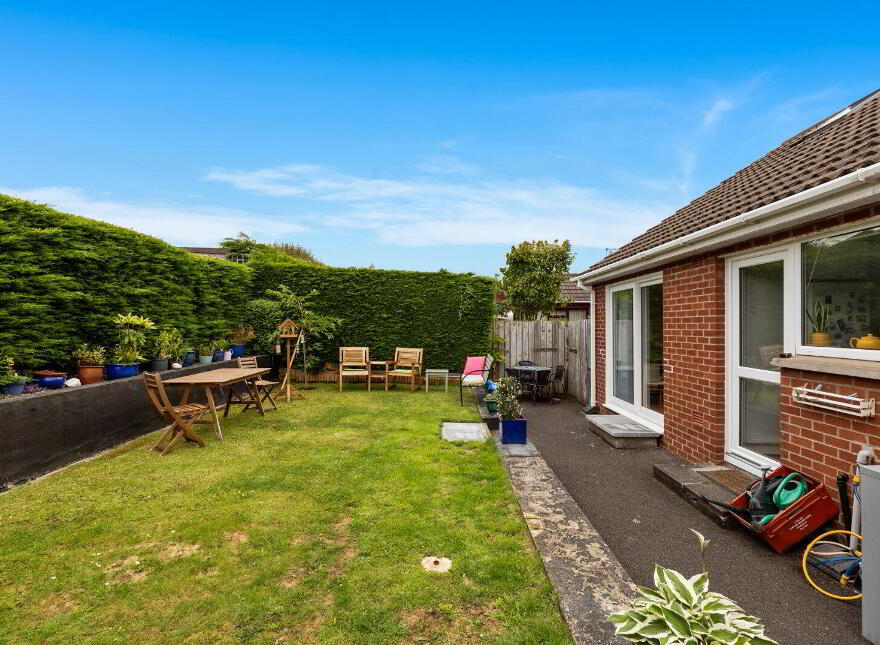 8 Brooklands Gardens, Whitehead, Carrickfergus, BT38 9RS