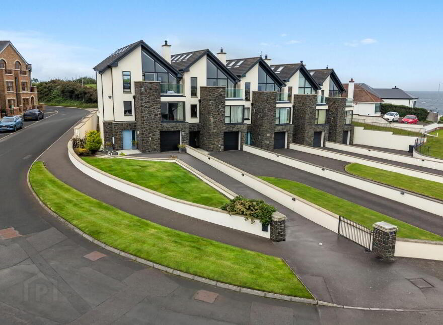 5 Harbour View, Dhu Varren, Portrush, BT56 8QL