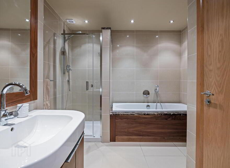 5 Harbour View, Dhu Varren, Portrush, BT56 8QL