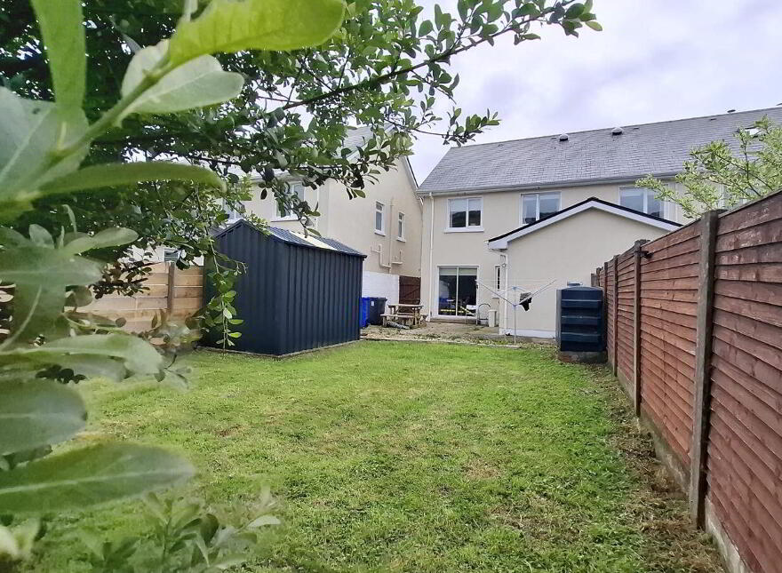 29 Cúirt Cregg, Galway Road, Derrylea, H71YP44