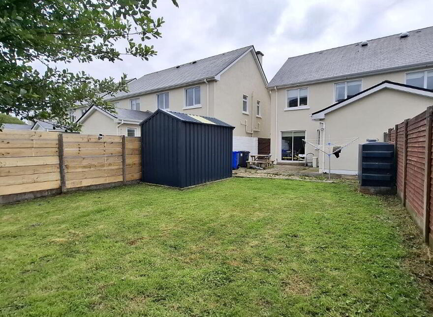 29 Cúirt Cregg, Galway Road, Derrylea, H71YP44