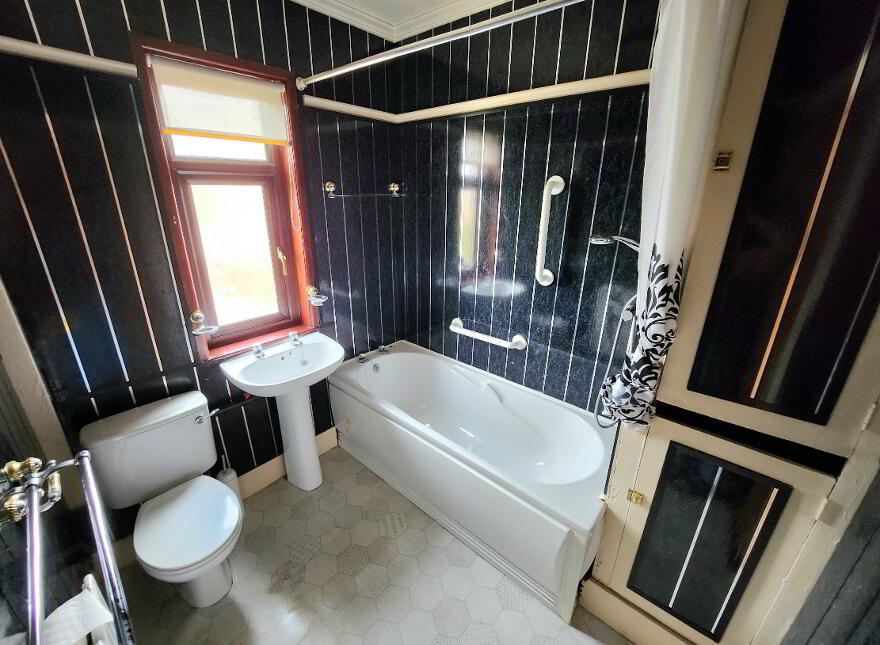 41 Madison Ave, Cavehill Road, North Belfast, BT15 5BX
