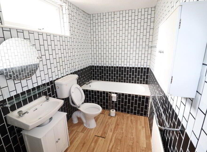 Grange Road, Knocklong, Garryspillane, V35PY57