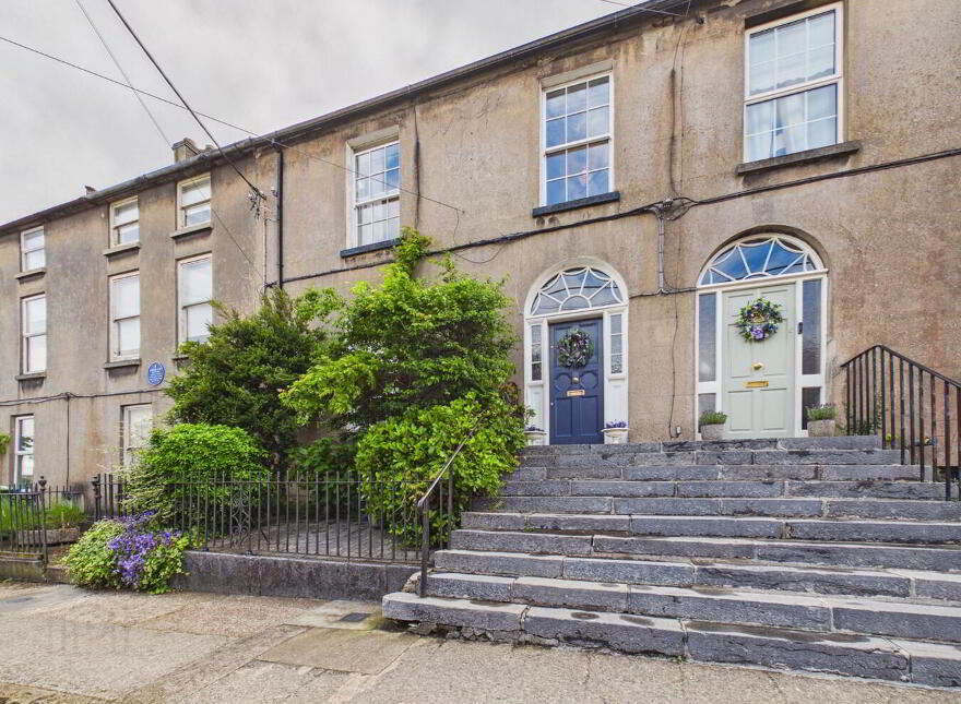10 South Parade