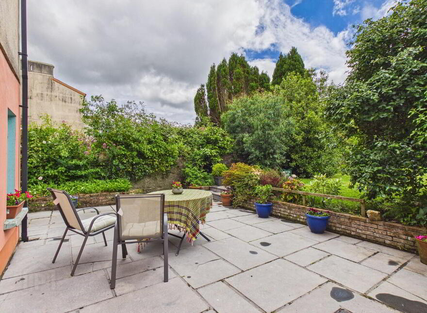 10 South Parade