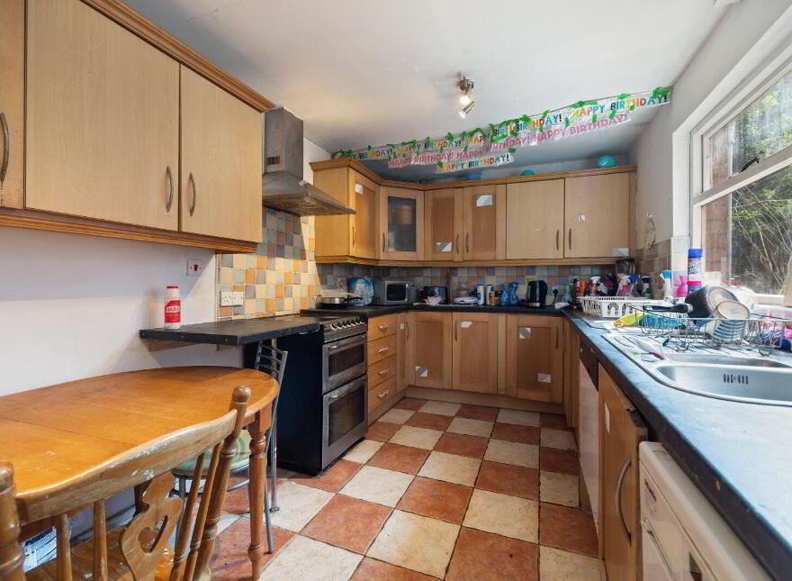 7 University Avenue, Belfast, BT7 1GX