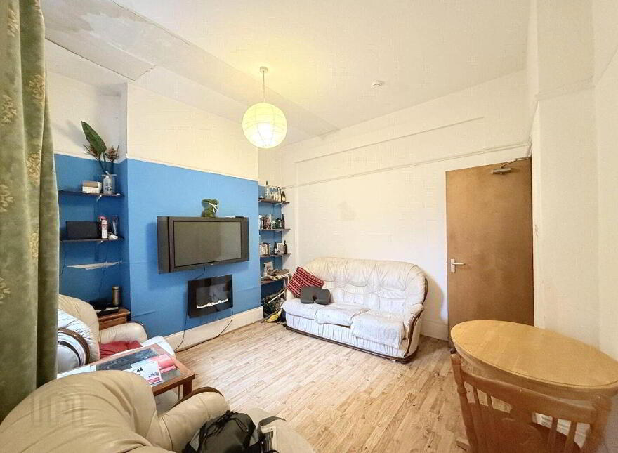 7 University Avenue, Belfast, BT7 1GX
