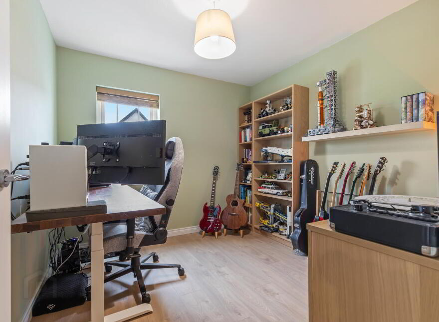 21 Millmount Quarry Avenue, Dundonald, Belfast, BT16 1BQ