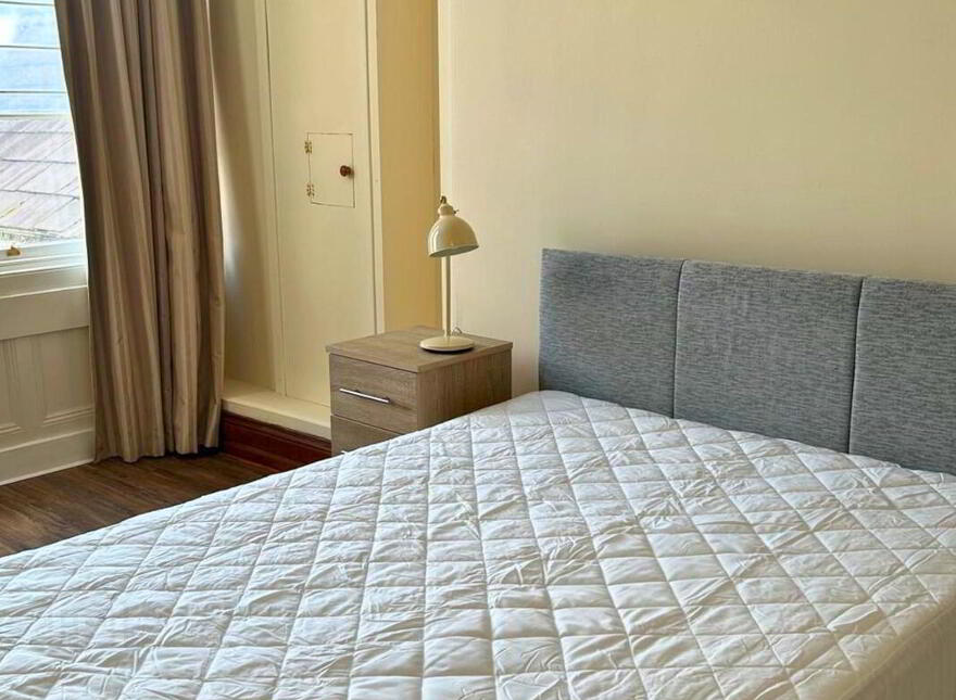 Apt 5, 16 College Gardens, Belfast, BT9 6BQ