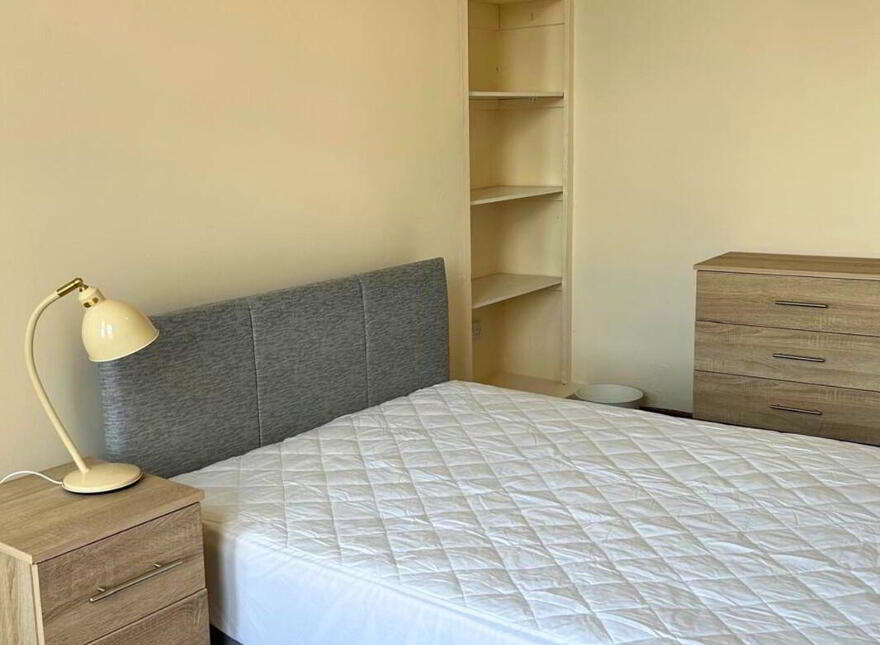 Apt 5, 16 College Gardens, Belfast, BT9 6BQ