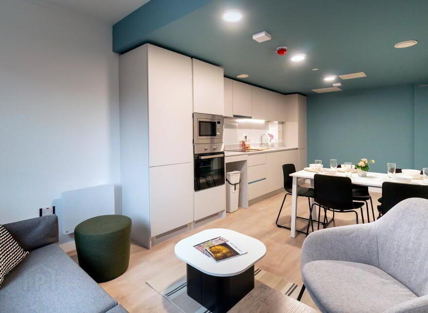 30-44 Bradbury Place, Belfast, BT7 1KT