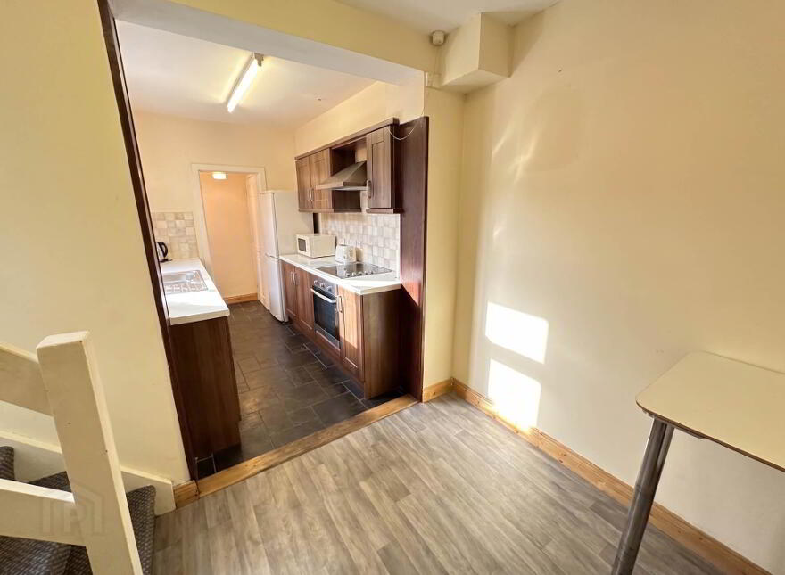 32 Iris Street, Falls Road, Belfast, BT12 7AR
