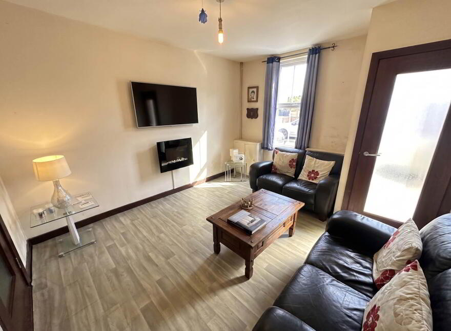 32 Iris Street, Falls Road, Belfast, BT12 7AR