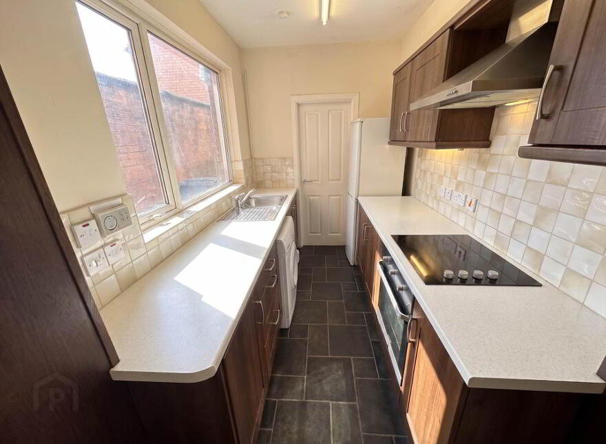 32 Iris Street, Falls Road, Belfast, BT12 7AR