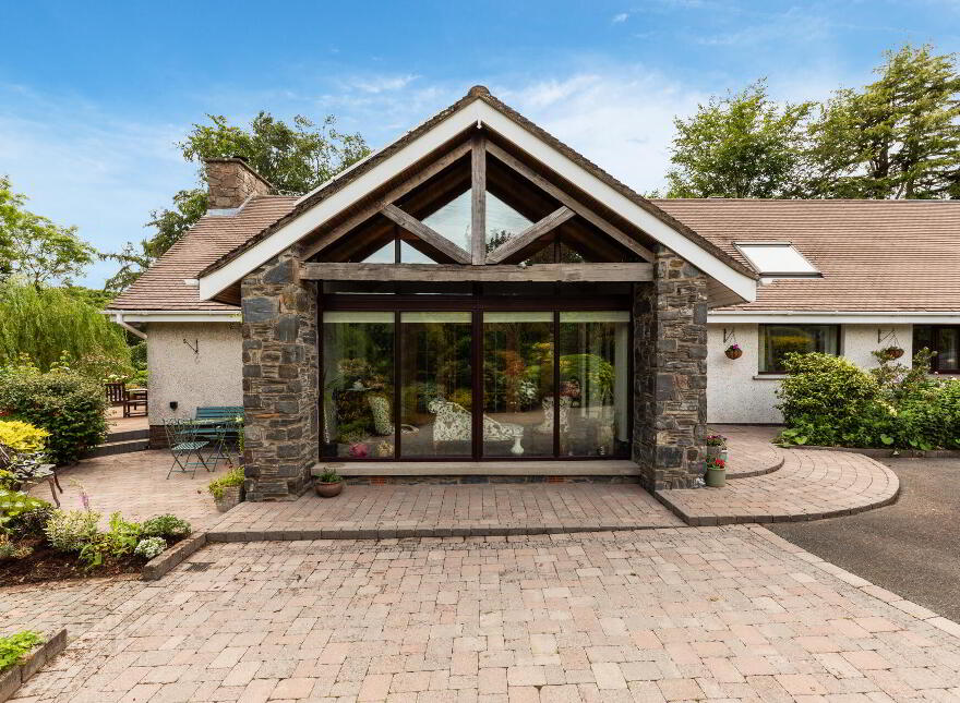 171 Ballylesson Road, Belfast, BT8 8JU