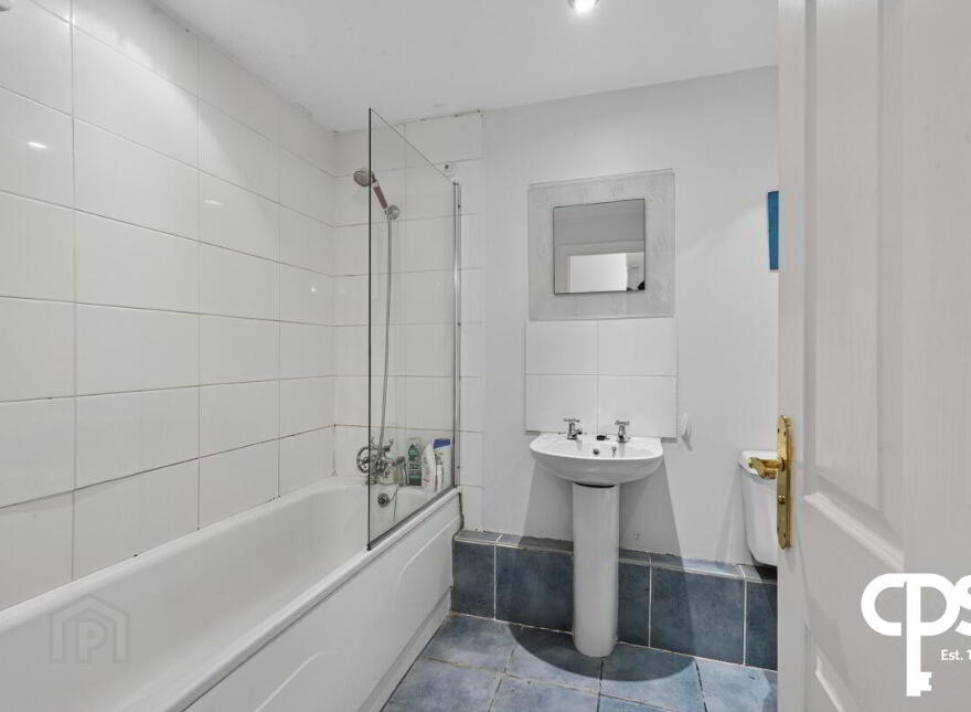 32B Ashley Avenue, Belfast, BT9 7BT