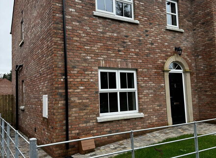 1B Castle Glen Avenue, Dungannon, BT71 6YF