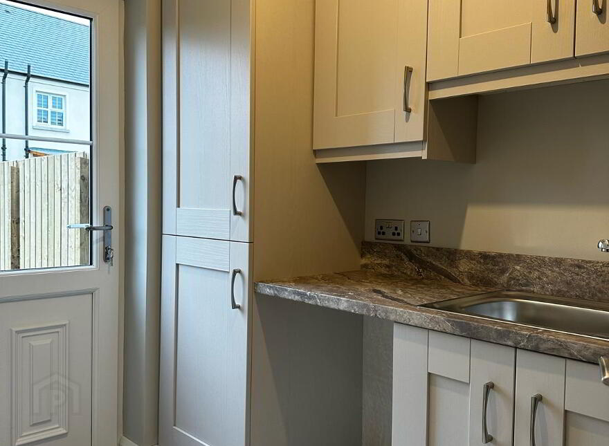 1B Castle Glen Avenue, Dungannon, BT71 6YF